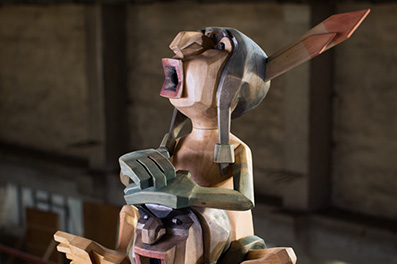 Hrající dřevěný Totem